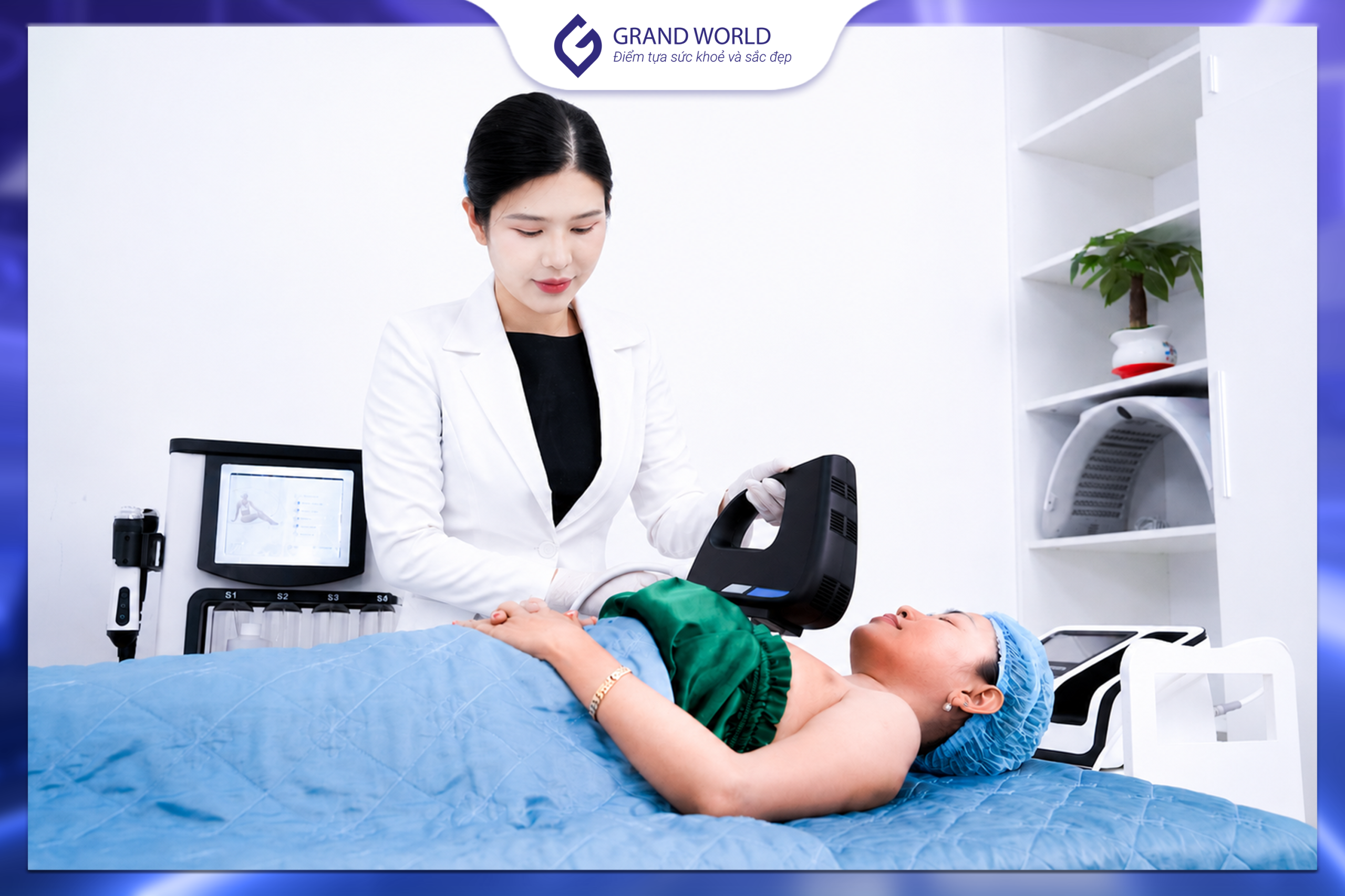 Bác sĩ Huỳnh Vi Luân điều trị cho khách hàng